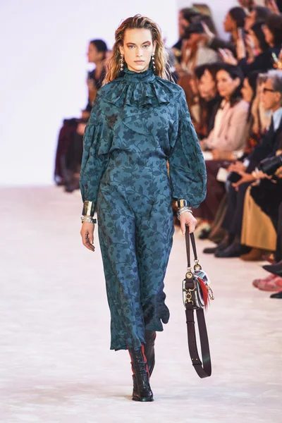 Look 35